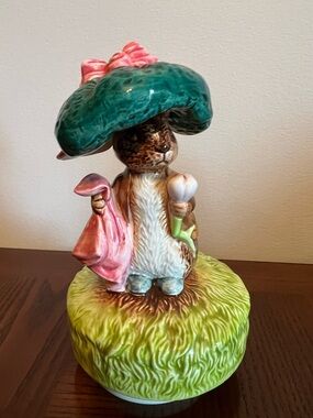 1977 Beatrix Potter Benjamin Bunny music box